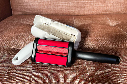 Outil anti-poils pour interieur de voiture